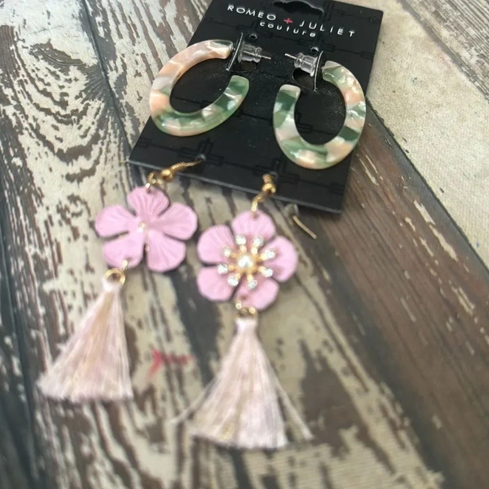 NWT Romeo + Juliet Couture 2-pr Earring Set Tassel & Resin